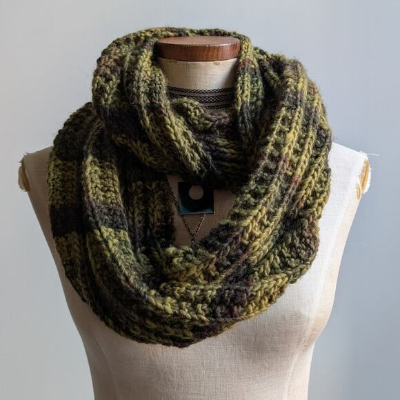 Vintage Chunky Knit Green Striped Scarf Earthy Jewel Tone Grunge Handknit Wrap - Picture 1 of 6
